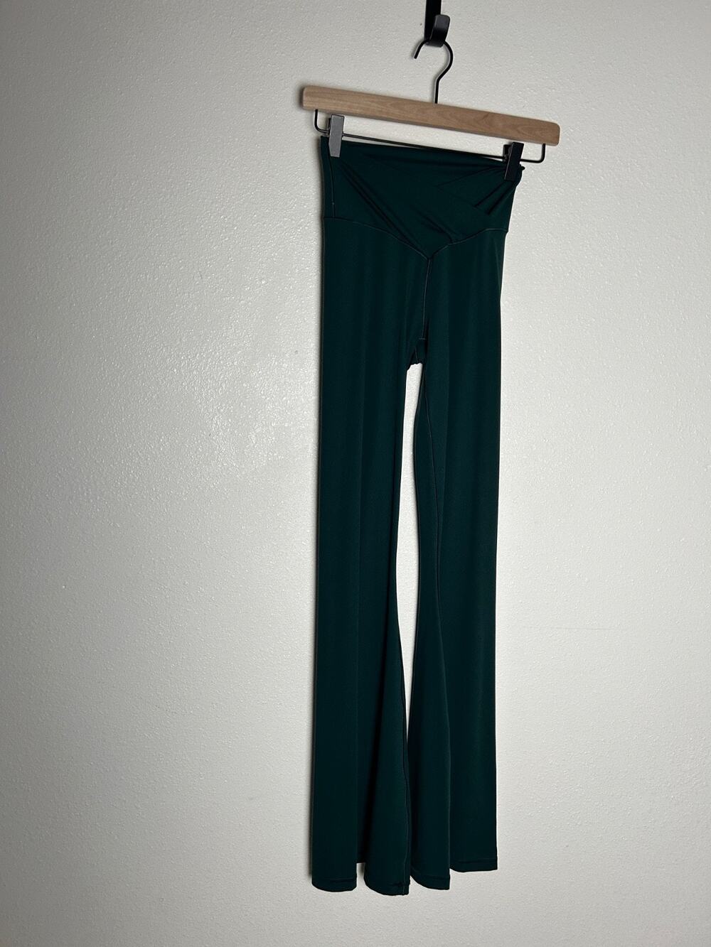 OFFLINE By Aerie High Waisted Crossover Flare Legging Mystical Green Sz Sm